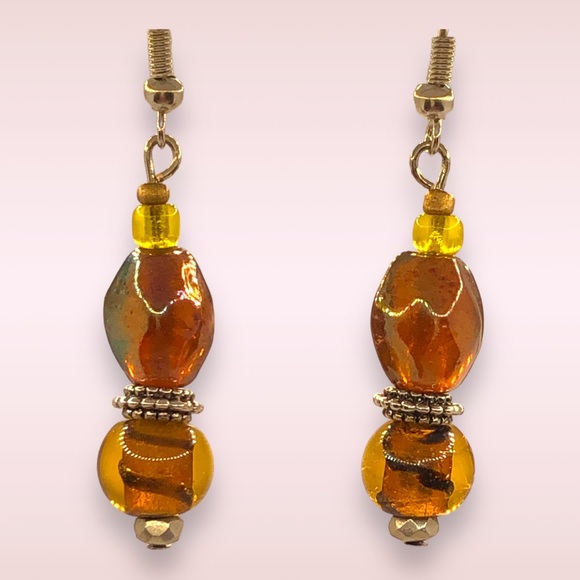 Handmade glass earring and necklace set - Picture 4 of 8